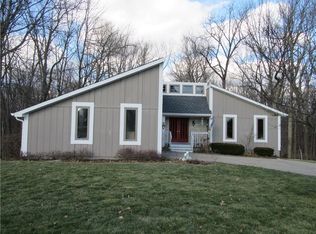 542 S Oakwood Dr, Greenwood, IN 46142