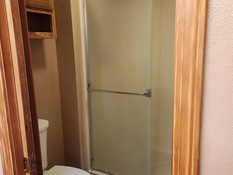 611 NE Tracker Ct — Photo 31