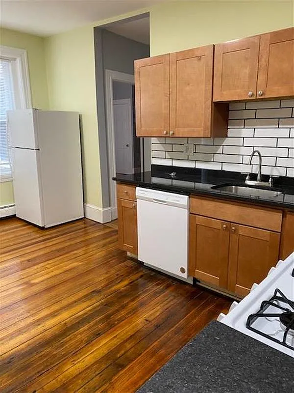 119 Harvard St — Photo 3