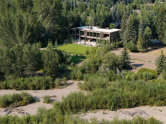 5th image of 450 Wood River Dr