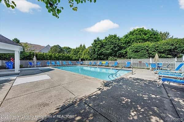 730 Amberly Dr, photo 21