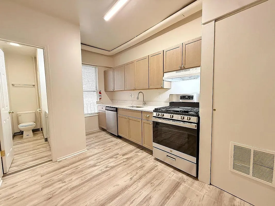 1 bed, 1.0 bath, 750 sqft, $2,650 — Photo 2