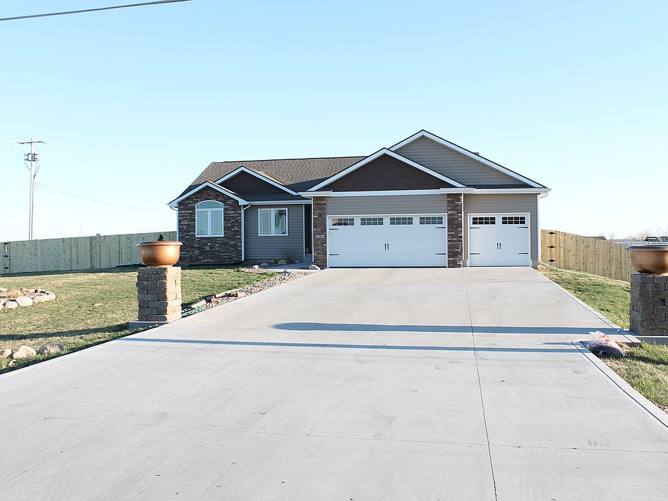 1st image of 7181 NE 27th Ave