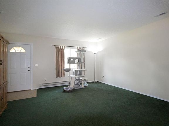 4th image of 347 Deepwood Ln