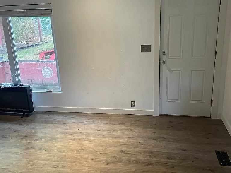4405 Perry Ave NE — Photo 10