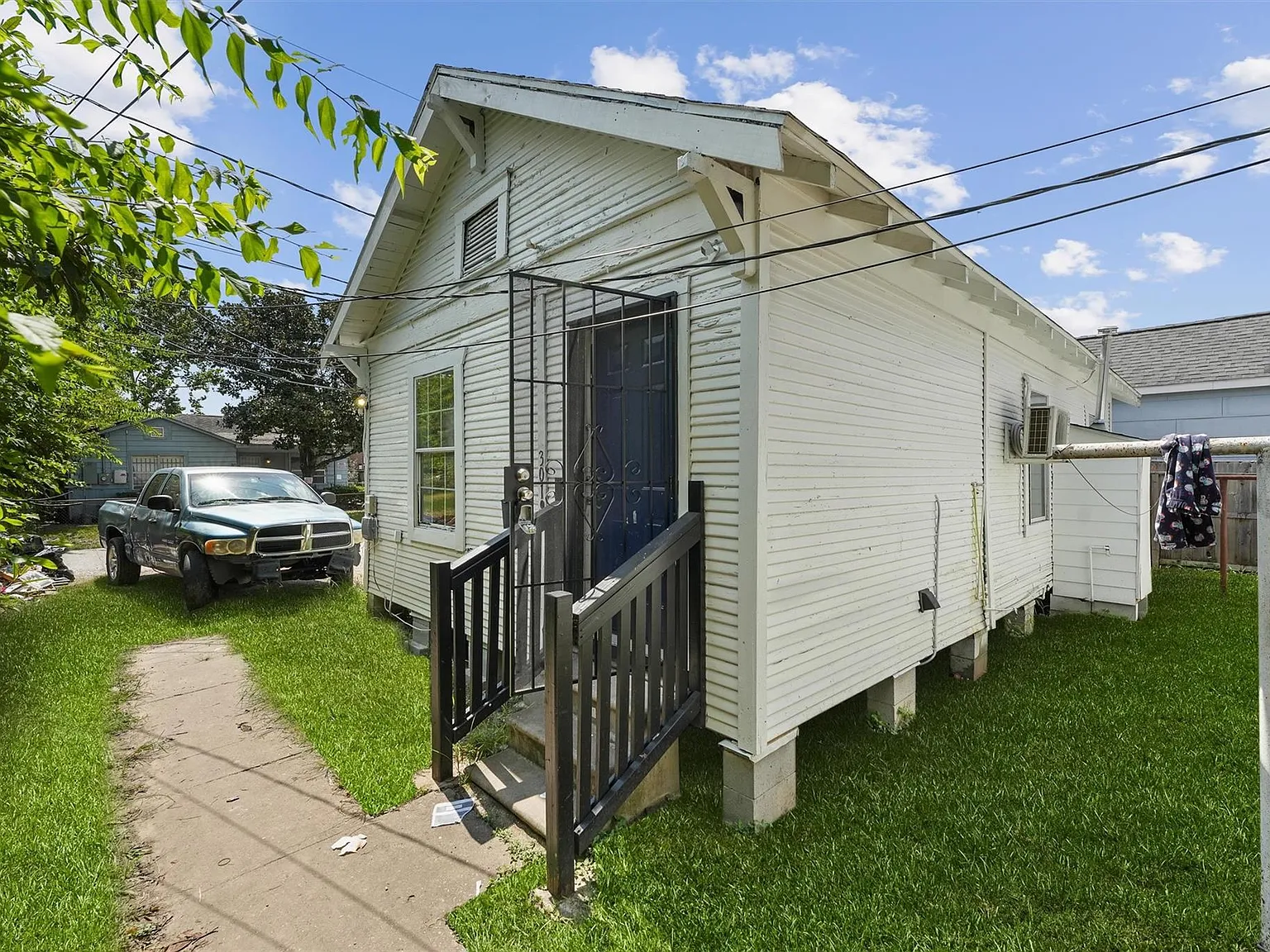 1 bed, 1.0 bath, 576 sqft, $875 — Photo 2