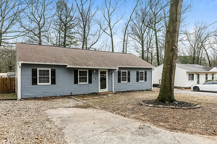 3 bed, 2.0 bath, 1200 sqft, $1,395 — Photo 1