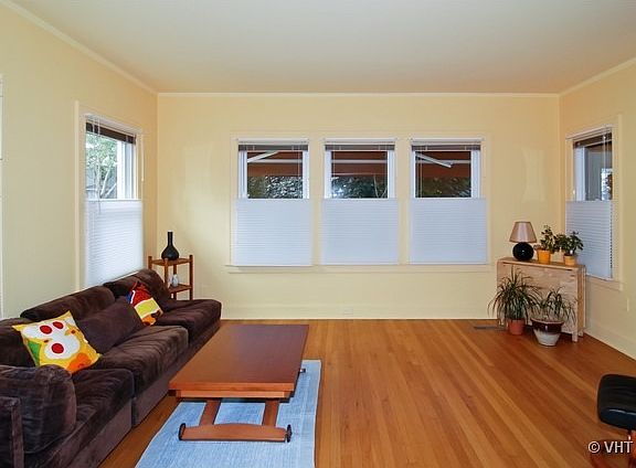 4th image of 1146 Clarence Ave