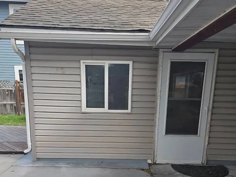 803 N Grand Ave #B — Photo 5