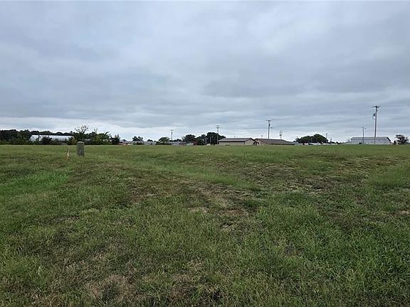 2nd image of 1808 Janna Ln