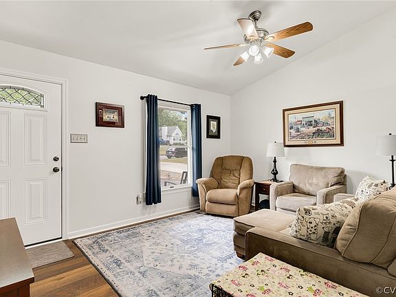 5th image of 132 Seven Pines Ave