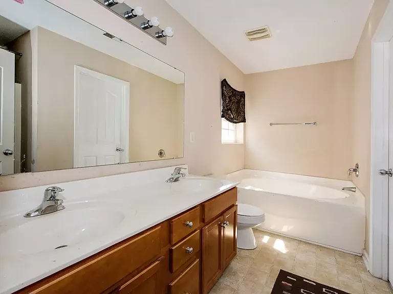 6839 Squirrels Foot Ct — Photo 3