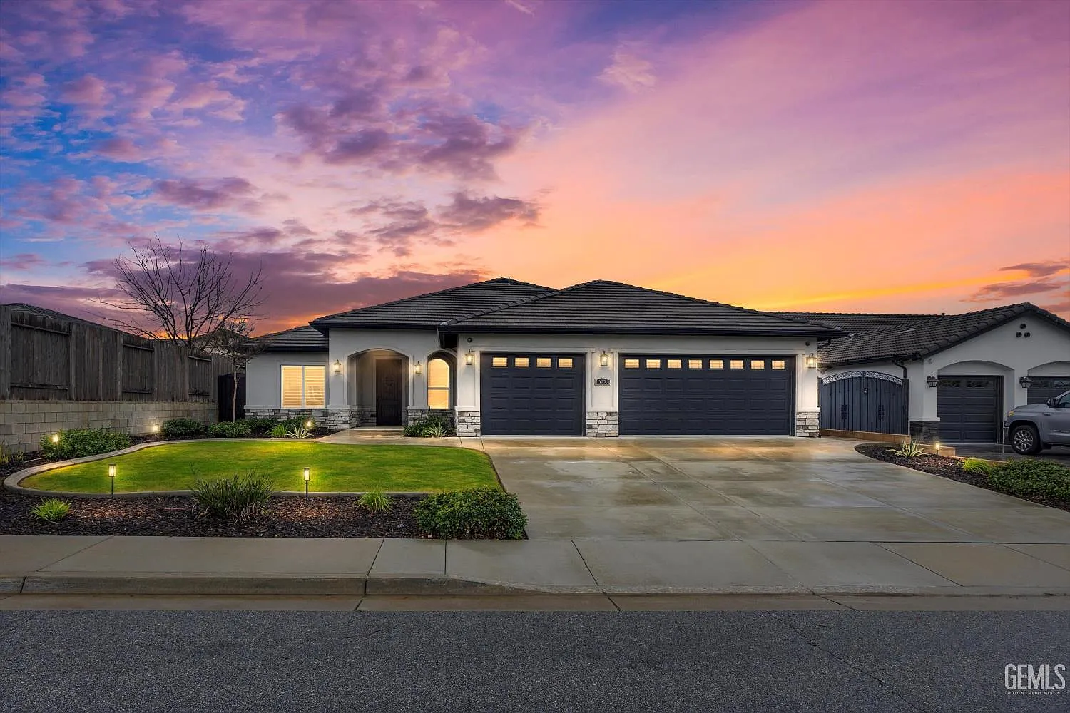 10223 Barbeau Peak Dr photo 1
