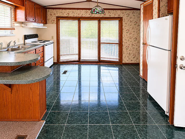 1003 Elm St #C — Photo 2