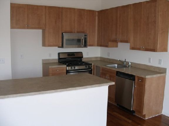 5th image of 1 Soho Dr #104