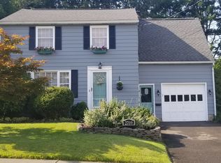 2709 Crescent Dr, Endwell, NY 13760