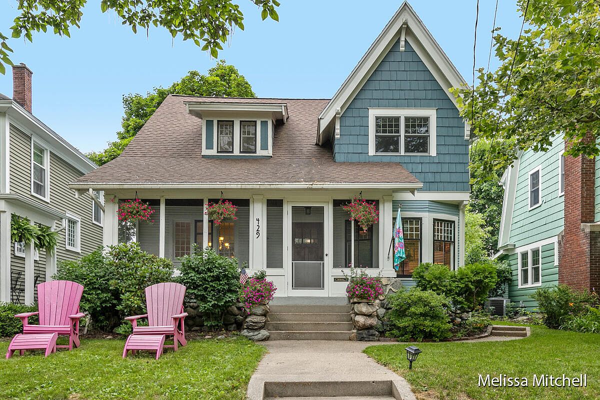 429 Briarwood Ave SE, East Grand Rapids, MI 49506 MLS 23024418 Zillow