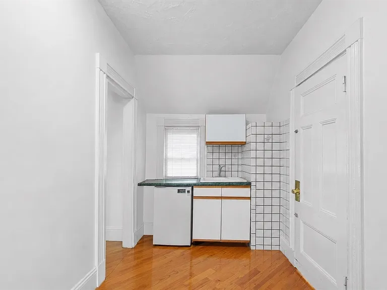 50 Hereford St #4 — Photo 7