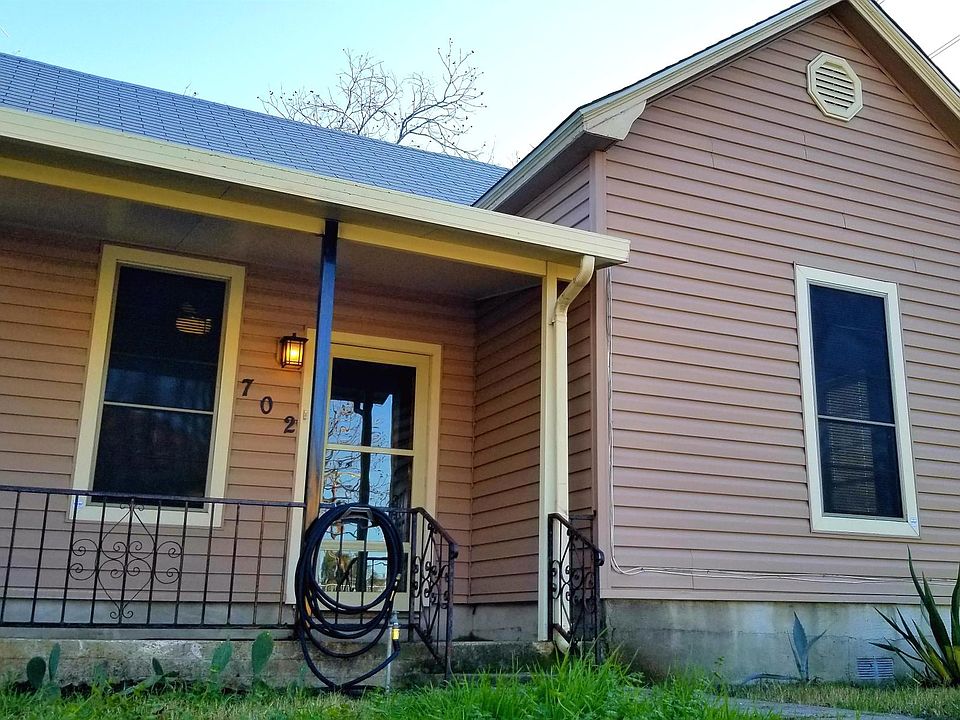 1st image of 702 Carolina St