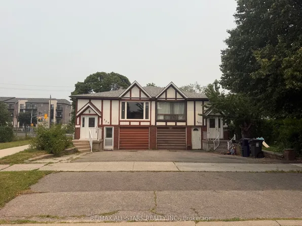 209 Apache Trl, Toronto, ON M2H 2J3