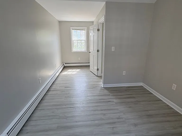 84 Cabot St — Photo 11