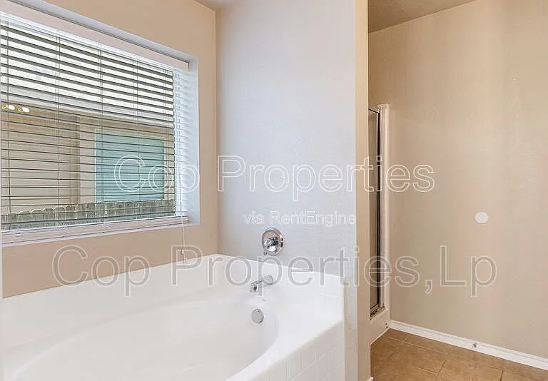 9179 Everton — Photo 16