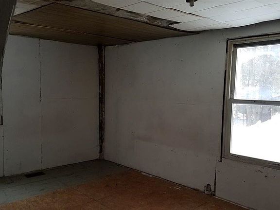 3rd image of 8 Hill St