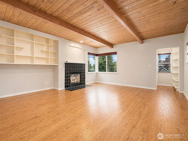 3rd image of 311 NE 95th St