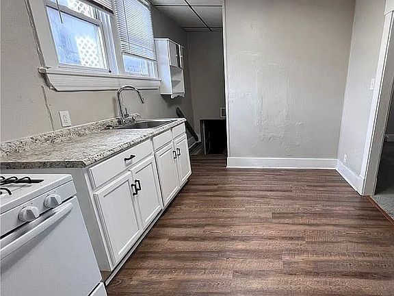 4th image of 201 Crescent Ave APT 1