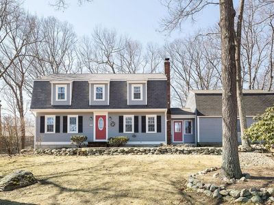 1 Village Cir, North Attleboro, MA, 02760
