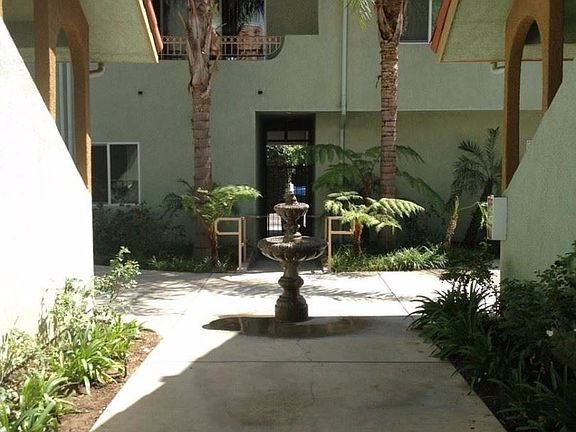 2nd image of 12740 Oxnard St APT 208