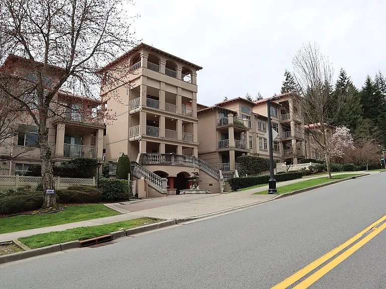 3176 Plateau Blvd — Photo 1