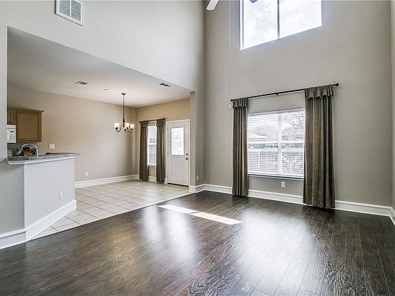 3rd image of 3212 Judge Holland Ln