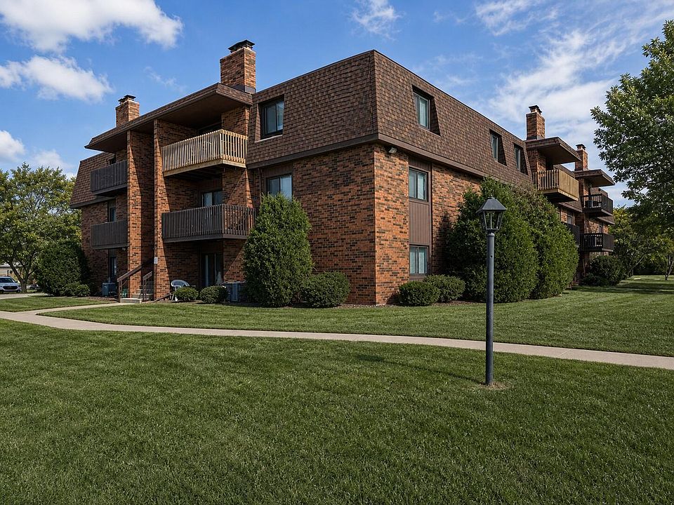 1st image of 2049 E 45th St #201
