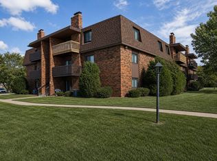 2049 E 45th St #201, Highland, IN 46322