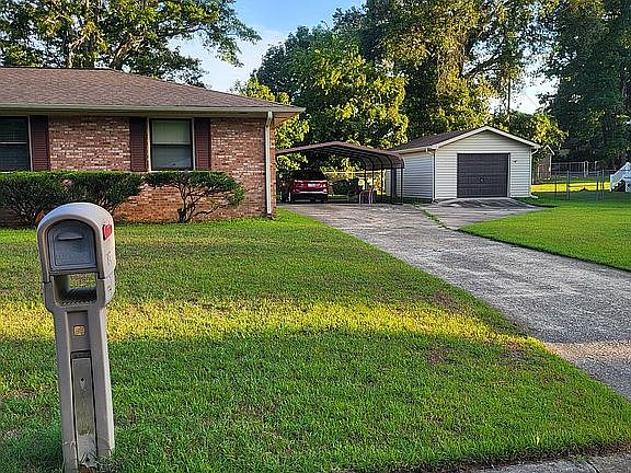 2nd image of 815 Hilma Cir