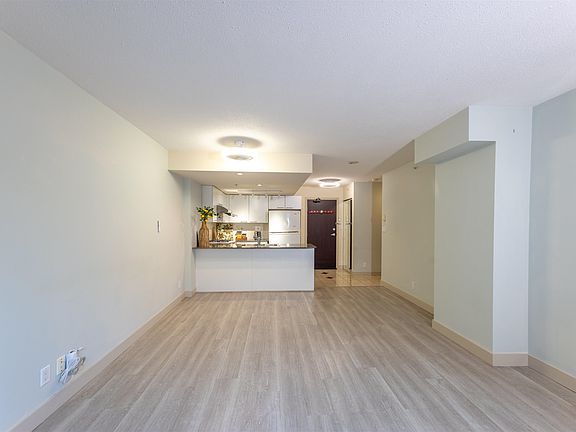 3rd image of 8100 Saba Rd #512