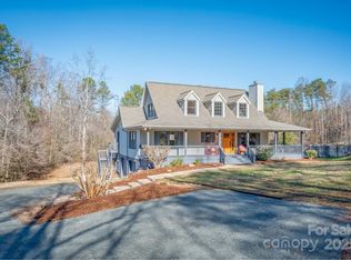 1418 John Smith Rd, Columbus, NC 28722