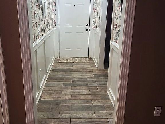 Entry Way (View Front Door)