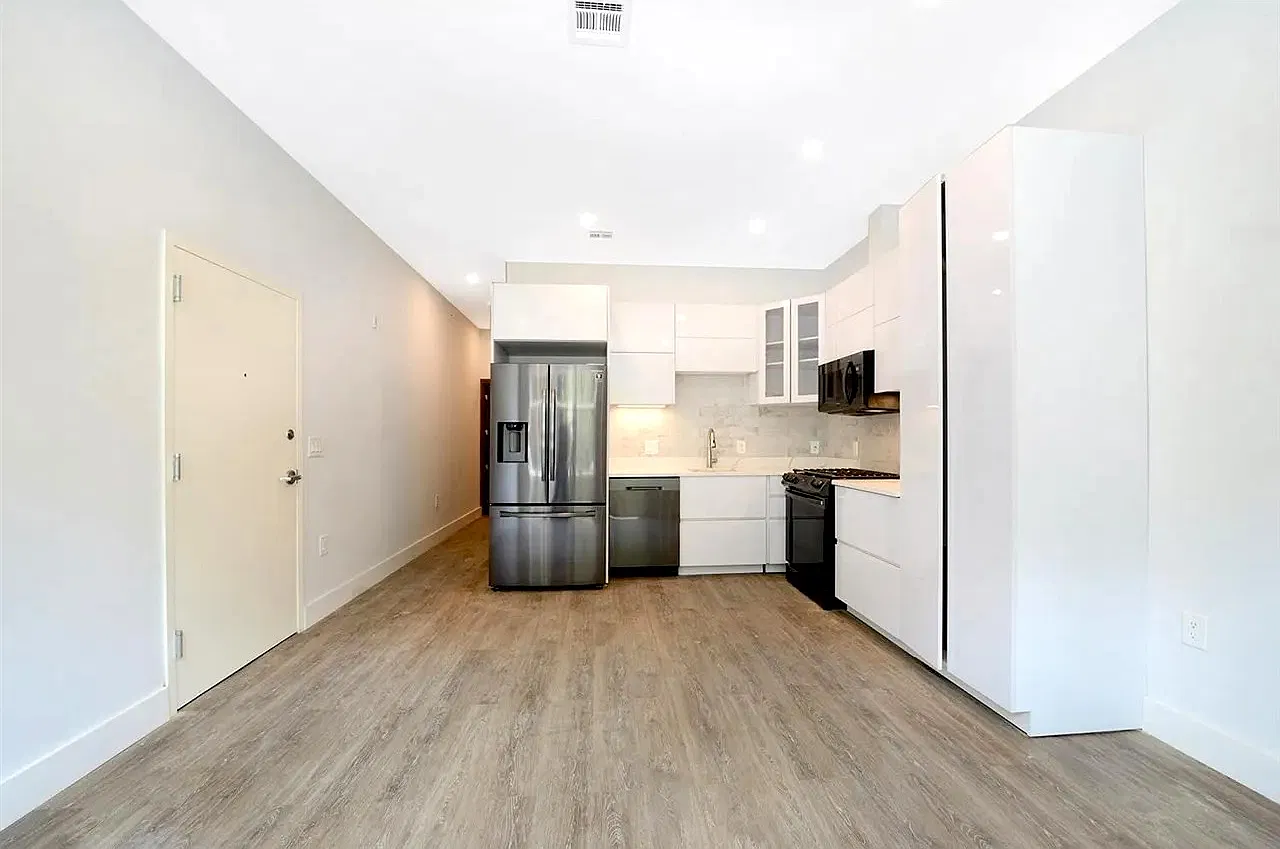 1 bed, 595 sqft, $3,150 — Photo 3