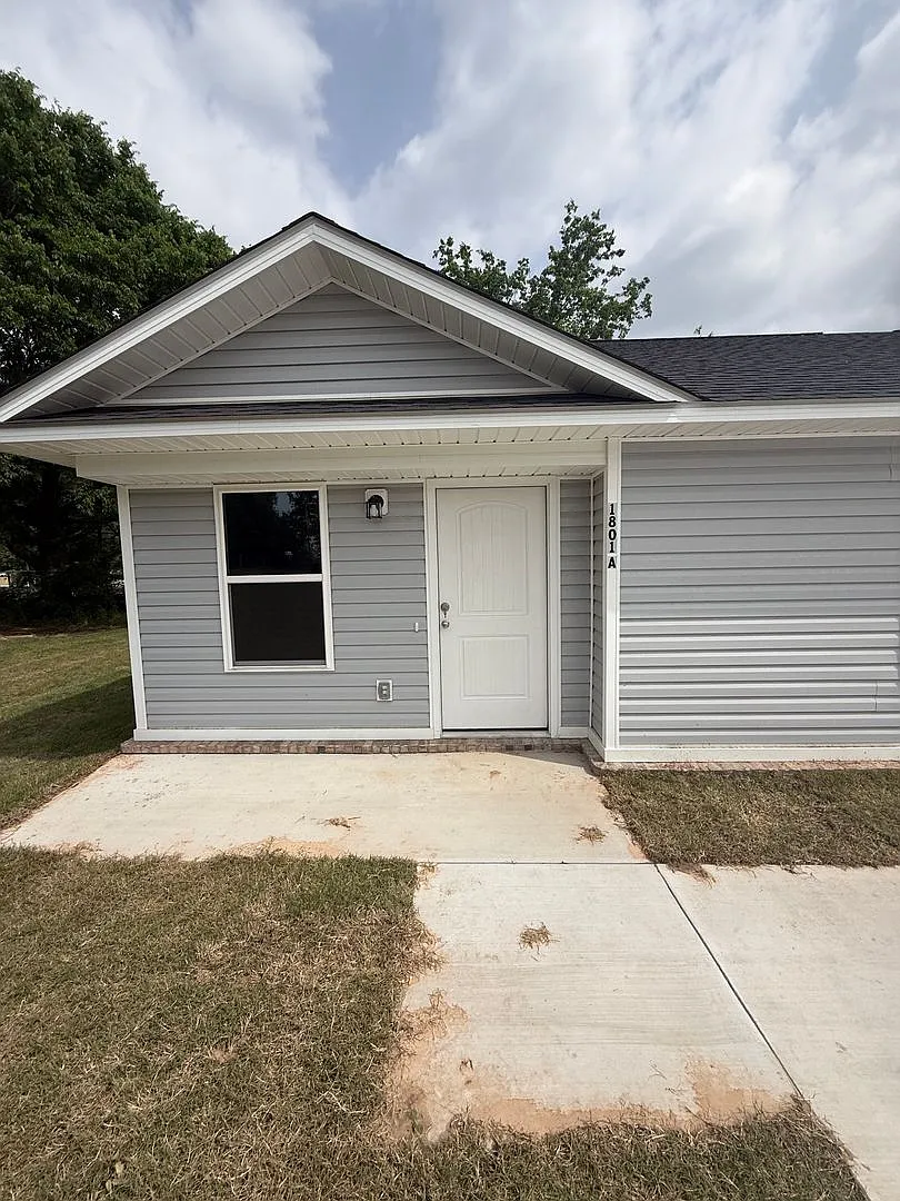 1801 Wirsing Avenue - Duplex — Photo 1