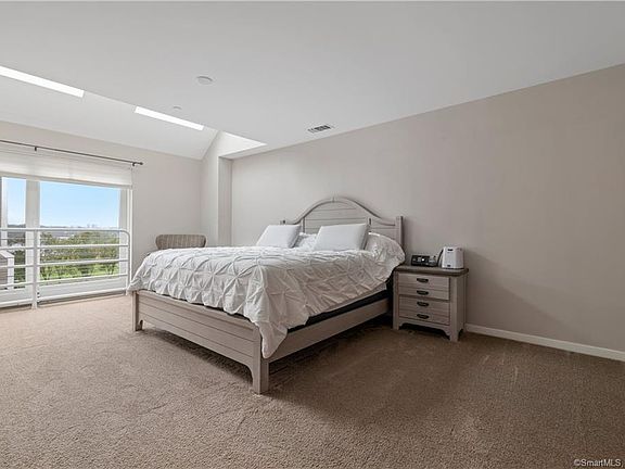 5th image of 129 Harbour Close