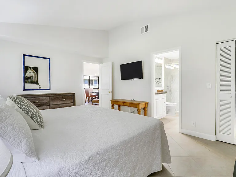 825 Club Dr — Photo 10