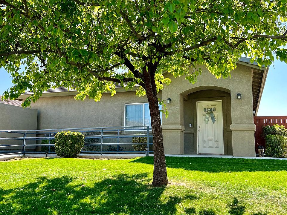 1st image of 713 Meadow Grove Ct #B