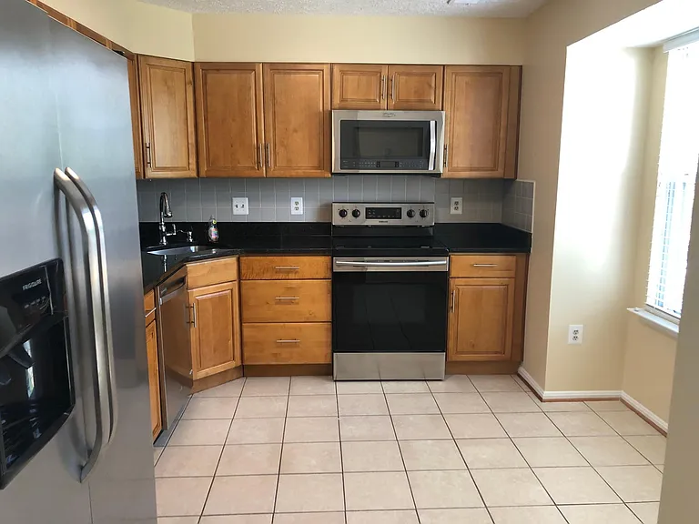 133 Firethorn Ct — Photo 4