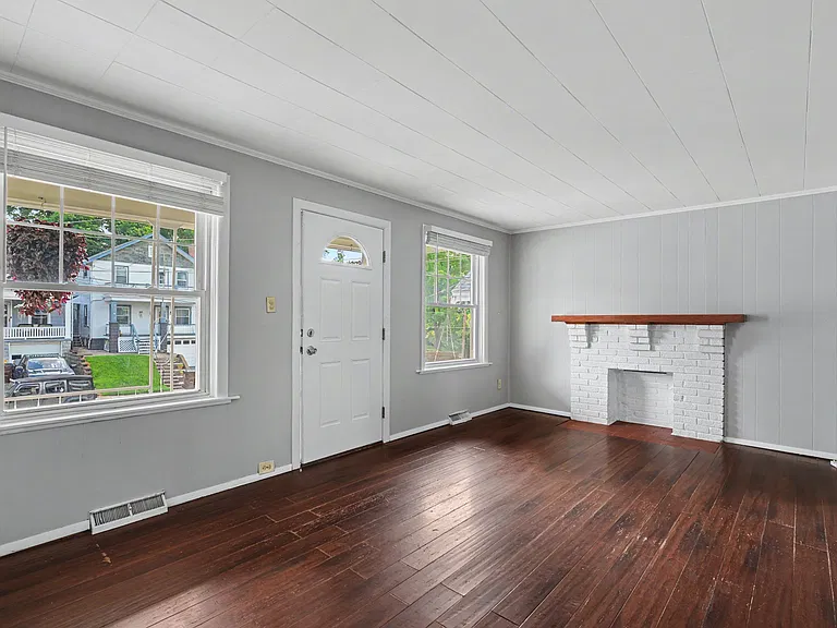 3312 Emerson St — Photo 2