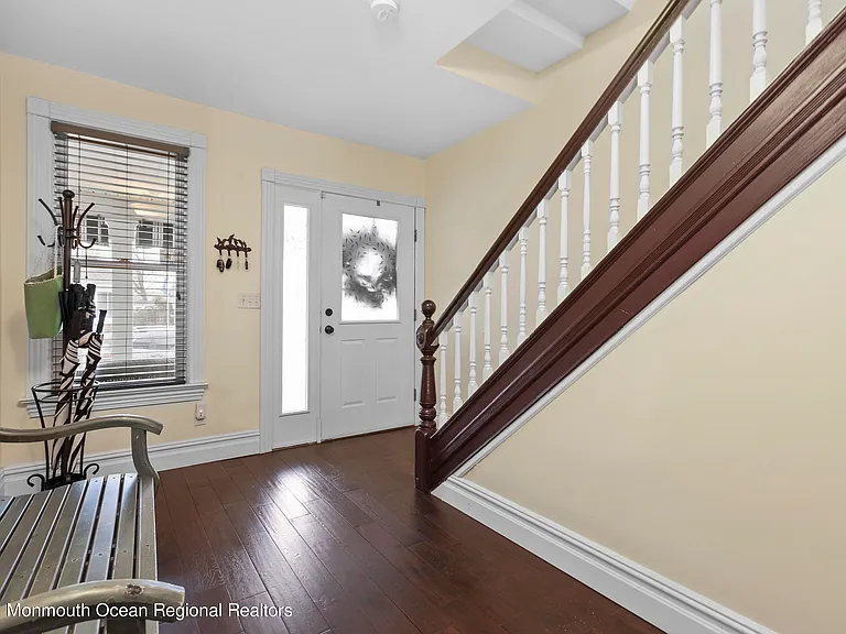 513 Ocean Park Ave — Photo 16