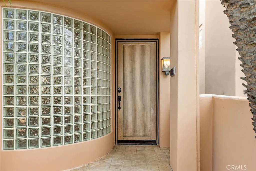 3 bed, 3.5 bath, 2765 sqft, $6,700 — Photo 4