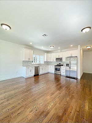 1st image of 72 Harris Ln #1