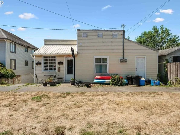 163 N Dean St, Coquille, OR 97423